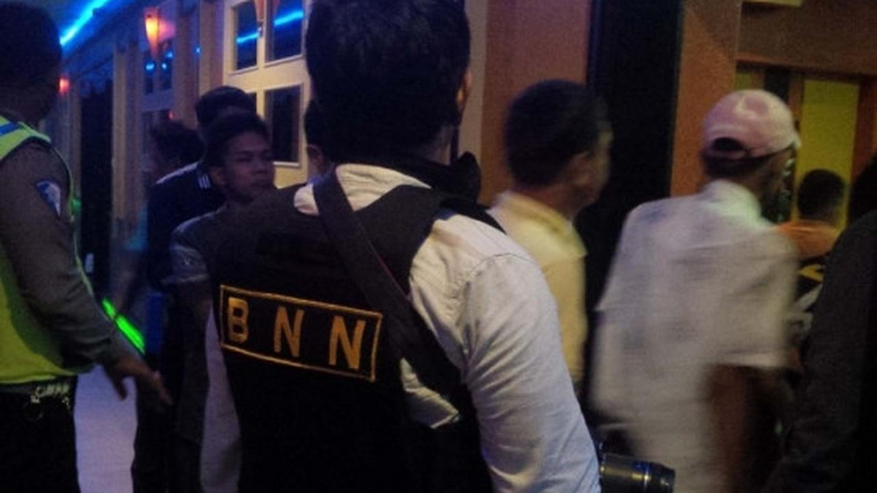 Razia kelab malam di Pekanbaru, petugas temukan ekstasi & bong sabu