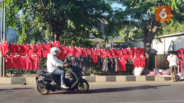 Berkah Laga Timnas Indonesia untuk Pedagang Jersey
