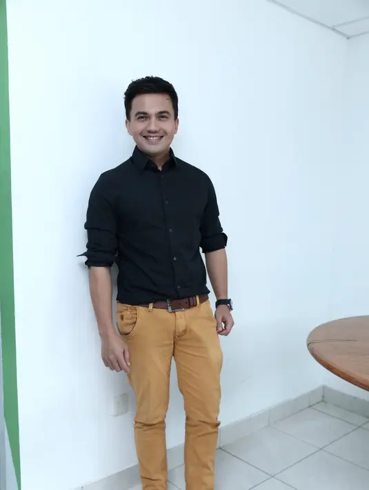 Lelaki yang Juni tahun ini resmi menduda itu berharap pada Tommy untuk melihat dirinya. Meski belum pernah ketemu sejak kabar kisruh menyeruak, mantan suami Indriani Hadi itu berharap keduanya bisa menahan ego masing-masing. (Galih W. Satria/Bintang.com)