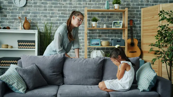 Mengenali Intergenerational Trauma agar Pola Asuh Buruk Tidak Turun ke Anak