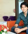 Aktor laga Iko Uwais tidak hanya sebagai pemeran, dalam film Headshot yang tayang pada 8 Desember mendatang, tapi dipercaya membuat koreografi. (Adrian Putra/Bintang.com)