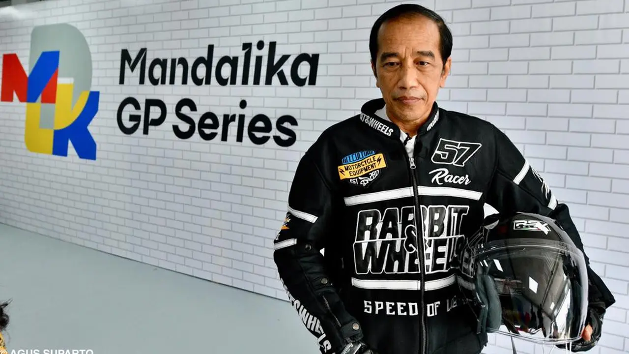 Jokowi Jajal Trek Sirkuit Mandalika