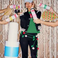 Inhaler Thailand adalah inhaler aromaterapi berbentuk stik kecil dengan aroma mentol dan bahan herbal lainnya. Di Thailand, produk ini sangat umum digunakan sebagai &ldquo;ya dom&rdquo; secara harfiah berarti alat untuk menghirup.