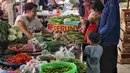 Kepala BPS DKI Jakarta, Nurul Hasanudin dalam rilisnya pada 1 Juli 2025 mengatakan berdasarkan kelompok pengeluaran, makanan minuman dan tembakau menjadi penyumbang inflasi terbesar dengan andil 0,09 persen. (Liputan6.com/Angga Yuniar)