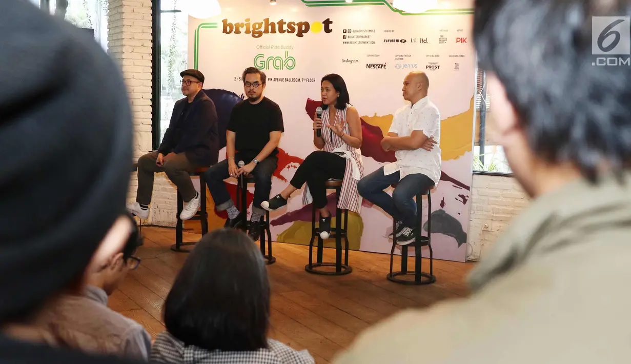 Founder brigthspot Amalia Wirjono (kedua kanan) saat jumpa pers persiapan perhelatan Brightspot bertema Culture Festival di SCBD Jakarta, Kamis (26/10). Festival diadakan di PIK Avenue Ballroom pada 2-5 November 2017. (Liputan6.com/Angga Yuniar)