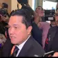 Erick Thohir telah tiba di lokasi Kongres Luar Biasa PSSI, Hotel Shangri-La, Jakarta, Kamis (16/2/2023). Erick Thohir adalah salah satu kandidat ketua umum PSSI. (foto: Liputan6.com/Theresia Melinda Indrasari)