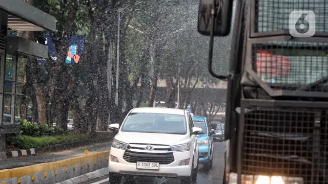 Penyemprotan Jalan Sudirman - Thamrin