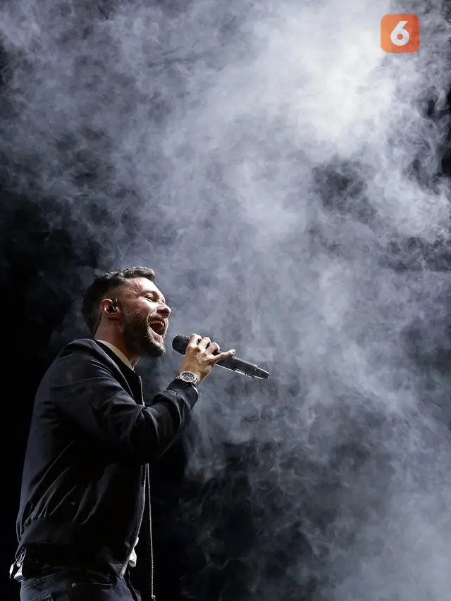 [Fimela] Calum Scott Prambanan Jazz Festival 2019