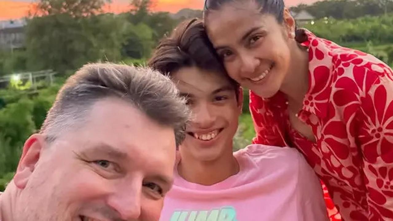 Maudy Koesnaedi Rayakan Ulang Tahun ke-50 Tanpa Makeup, Pesona Cantik Awet Muda dengan Kulit Eksotis Jadi Sorotan