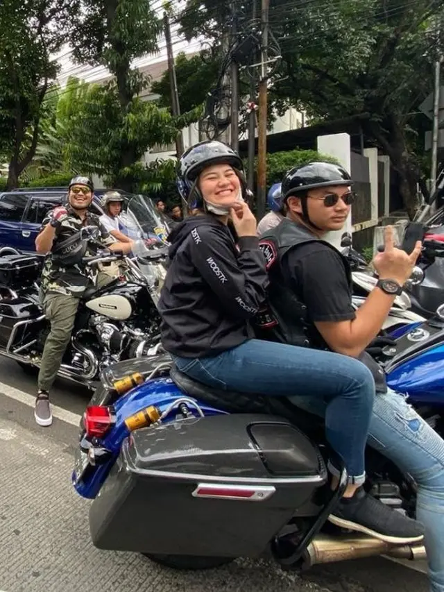 Go Public, Ini 6 Potret Mesra Aaliyah Massaid dan Kekasih