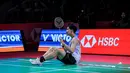 Pebulu tangkis tunggal putra Indonesia, Jonatan Chirstie memukul kok ke arah wakil Thailand, Panitchaphon Teeraratsakul dalam laga semifinal Indonesia Open 2026 di Istora Senayan, Jakarta, Sabtu (06/06/2026). (Bola.com/Bagaskara Lazuardi)