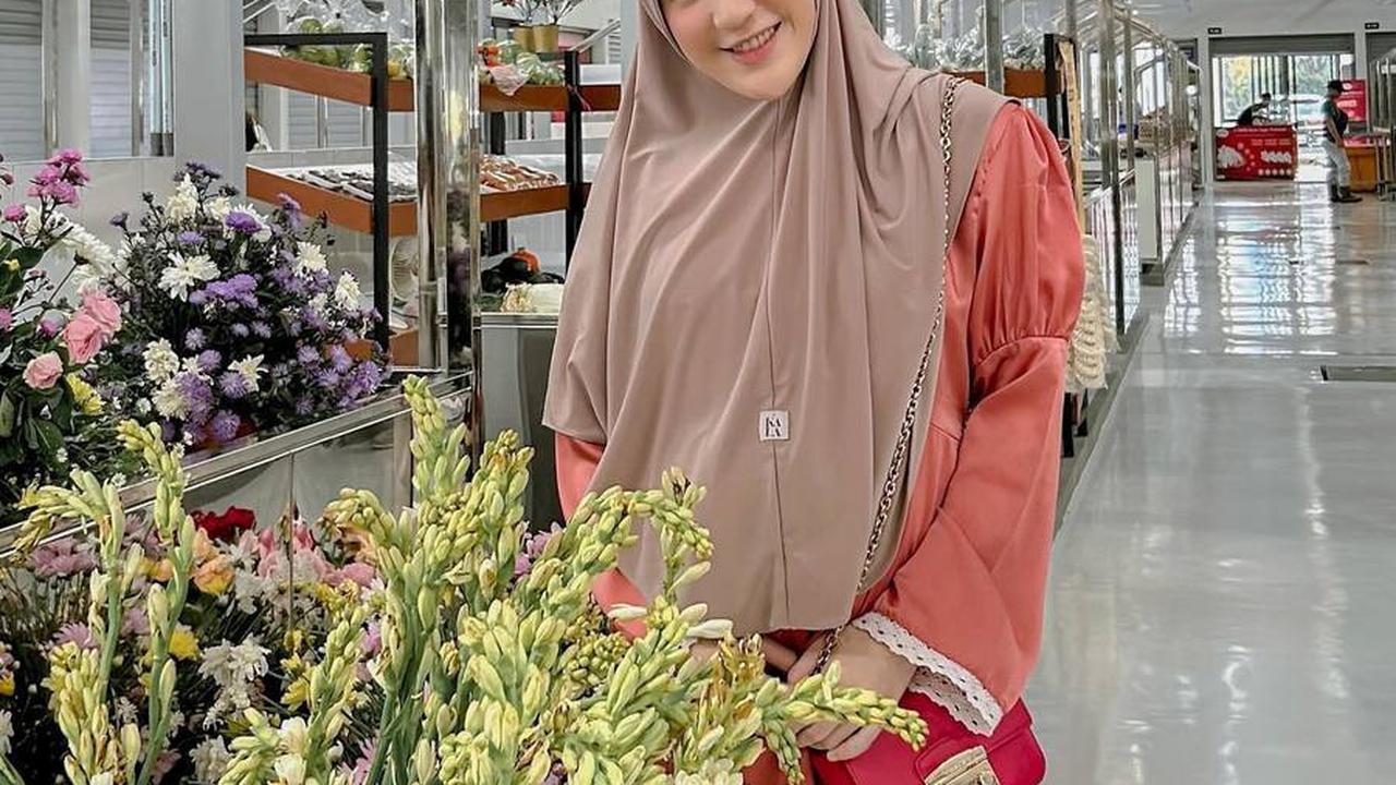 Senyuman Ceria Larissa Chou