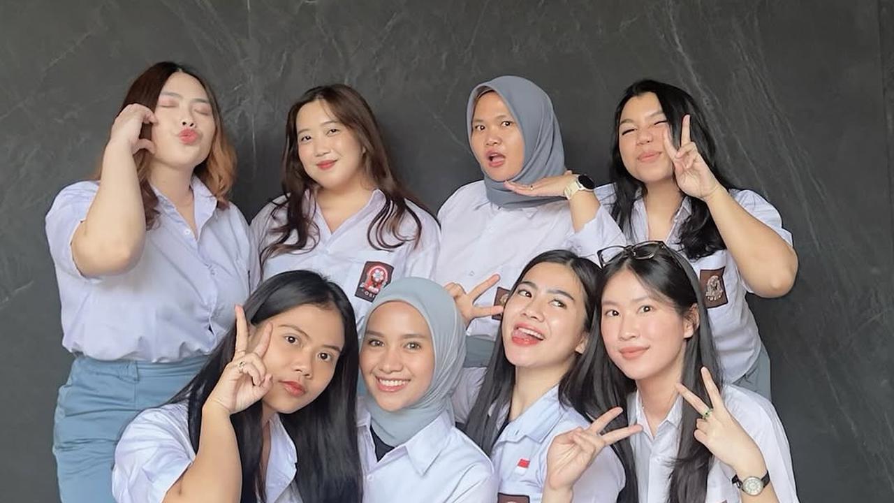 7 Potret Felicya Angelista Pakai Seragam SMA Ikut Bukber Bersama Sahabat, Masih Cocok