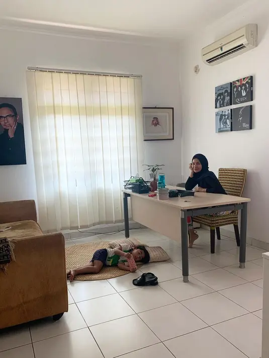 Di tengah pandemi yang tak kunjung usai, Meisya mengatakan kalau ingin liburan sekarang ini harus berpikir seribu kali. Pasalnya banyak hal yang harus diperhatikan serta risikonya juga cukup besar. (Instagram/meisya_siregar)