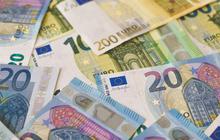 Nilai Tukar Euro Melemah ke Titik Terendah dalam 17 Bulan