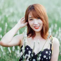 ilustrasi perempuan bahagia/Photo by Django Li from Pexels