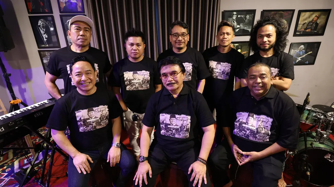 Maxi Show bersama dengan Adhyaksa Dault.