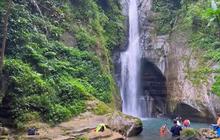 Misteri Curug Bubut Cianjur, Ada “Candi” di Balik Air Terjun Indah