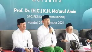 Anggota DPR RI Fraksi PKB Alamudin Dimyati Rois alias Gus Alam (tengah) meninggal dunia usai kecelakaan maut di Tol Pemalang-Batang. (Foto: Instagram @alamudin.dr)