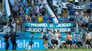 Gremio tercatat baru meraih 26 poin dari 27 laga dengan rincian tujuh kali menang, lima imbang, dan 15 kali kalah. Dengan hasil tersebut para penggemar pun merasa ancaman degradasi kian menjadi nyata. (AFP/Raul Pereira)