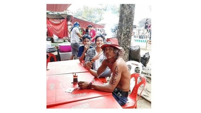 6 Potret Orang Pakai Kostum Anime One Piece di Tempat Umum Ini Kocak