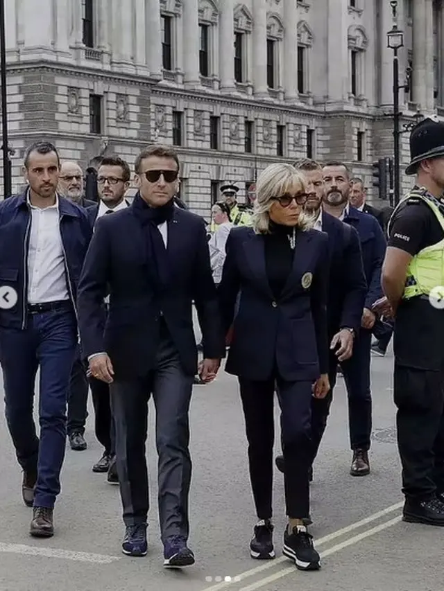 Sneakers Presiden Prancis yang Dikenakan Selama di London Bikin Heboh Jagat Maya