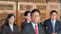 Menteri Kesehatan RI Budi Gunadi Sadikin angkat bicara soal rencana mogok massal para nakes usai RUU Kesehatan sah jadi Undang-Undang di usai Rapat Paripurna di Gedung DPR RI, Komplek Parlemen, Senayan, Jakarta pada Selasa, 11 Juli 2023.