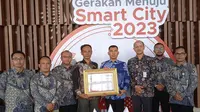 Kabupaten Gunungkidul pun mendapatkan Penghargaan Smart City untuk Kategori Smart Branding and Smart Society yang diterima secara langsung oleh Bupati Gunungkidul Sunaryanta.