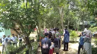 Puluhan pot tanaman obat keluarga (toga) memenuhi halaman Pondok Herbal Kelompok Toga Kenanga di Desa Gajah Mati, Kecamatan Babat Supat, Kabupaten Musi Banyuasin Sumsel (Liputan6.com / Nefri Inge)