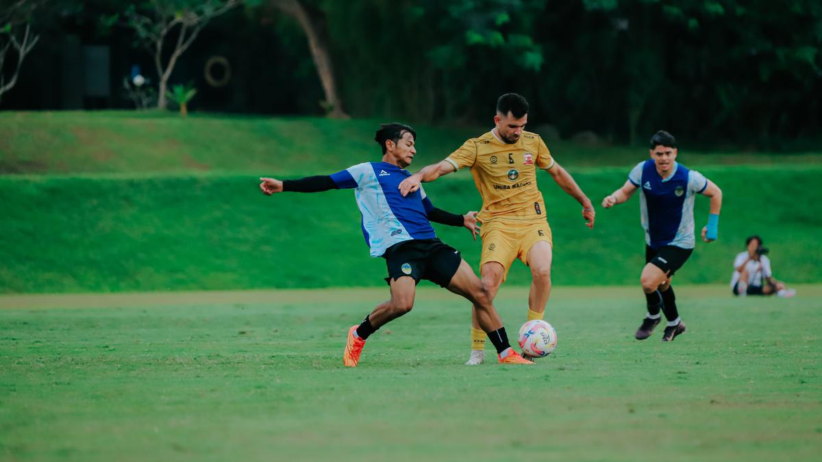 Jelang BRI Super League 2025/2026: Skuad PSIM Jalani VO2Max, Van Gastel Mulai Meraba Starting XI Laskar Mataram