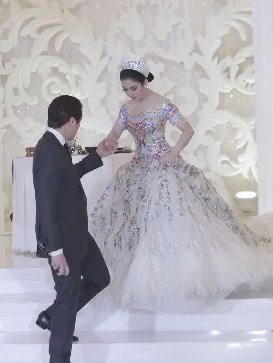 Syahrini dan Reino Barack