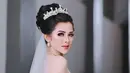Bella kerap tampil dengan beragam jenis makeup look, mulai dari makeup pengantin, bold, hingga soft glam.