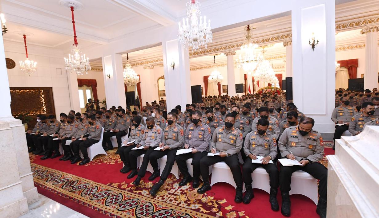 Jajaran Kepolisian Negara Republik Indonesia (Polri) saat mengikuti pengarahan dari Presiden Joko Widodo di Istana Negara, kompleks Istana Kepresidenan, Jakarta, Jumat (14/10/2022).  Presiden Joko Widodo (Jokowi) mengumpulkan jajaran Kepolisian Negara Republik Indonesia (Polri) di Istana Negara, kompleks Istana Kepresidenan, Jakarta, Jumat (14/10/2022). (Foto: Lukas - Biro Pers Sekretariat Presiden)