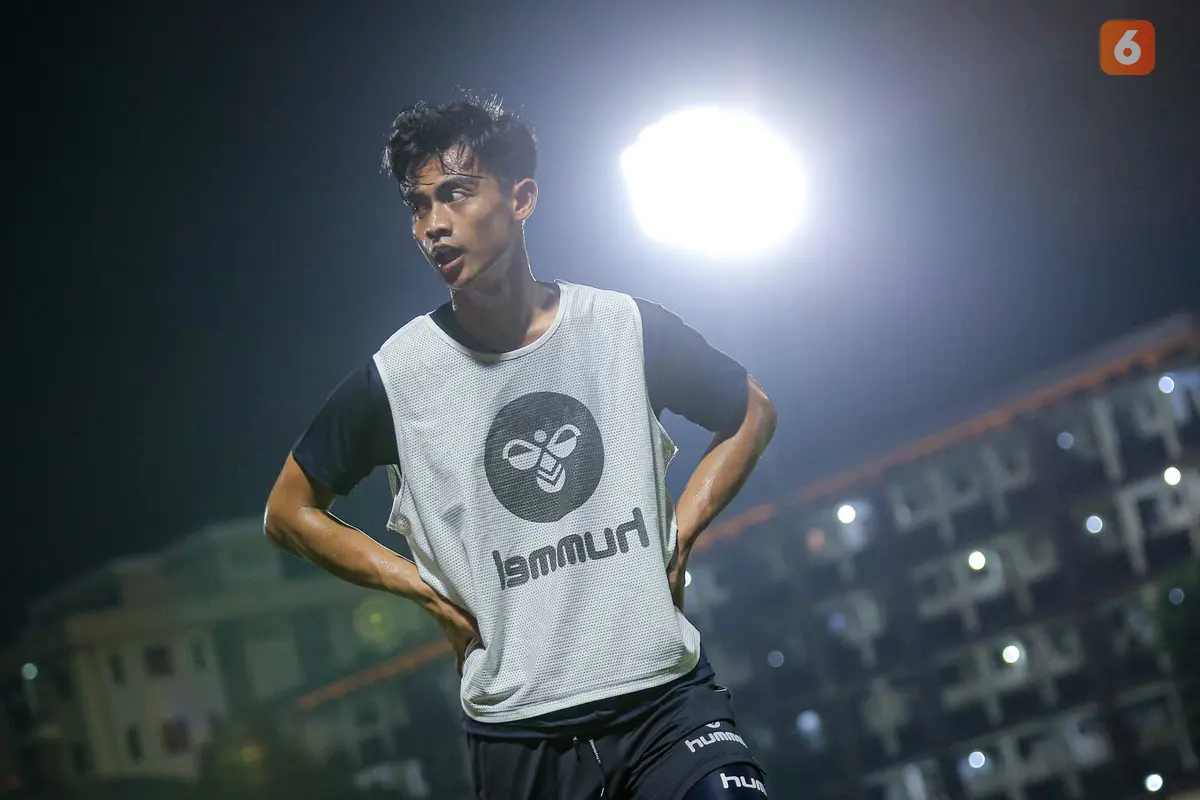Foto: Pratama Arhan Urung Main saat Suwon FC Jajal Bhayangkara FC di Laga Uji Coba