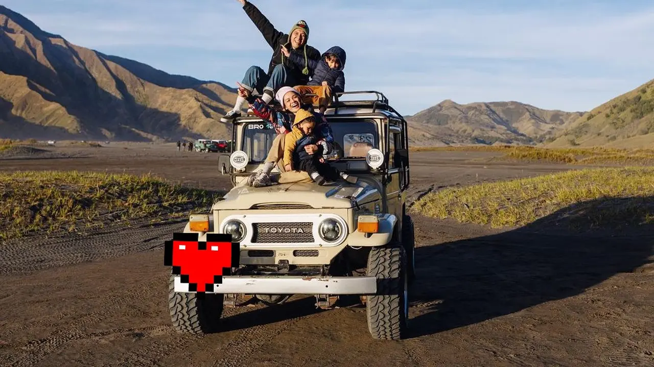 Keluarga Andien piknik ke Bromo