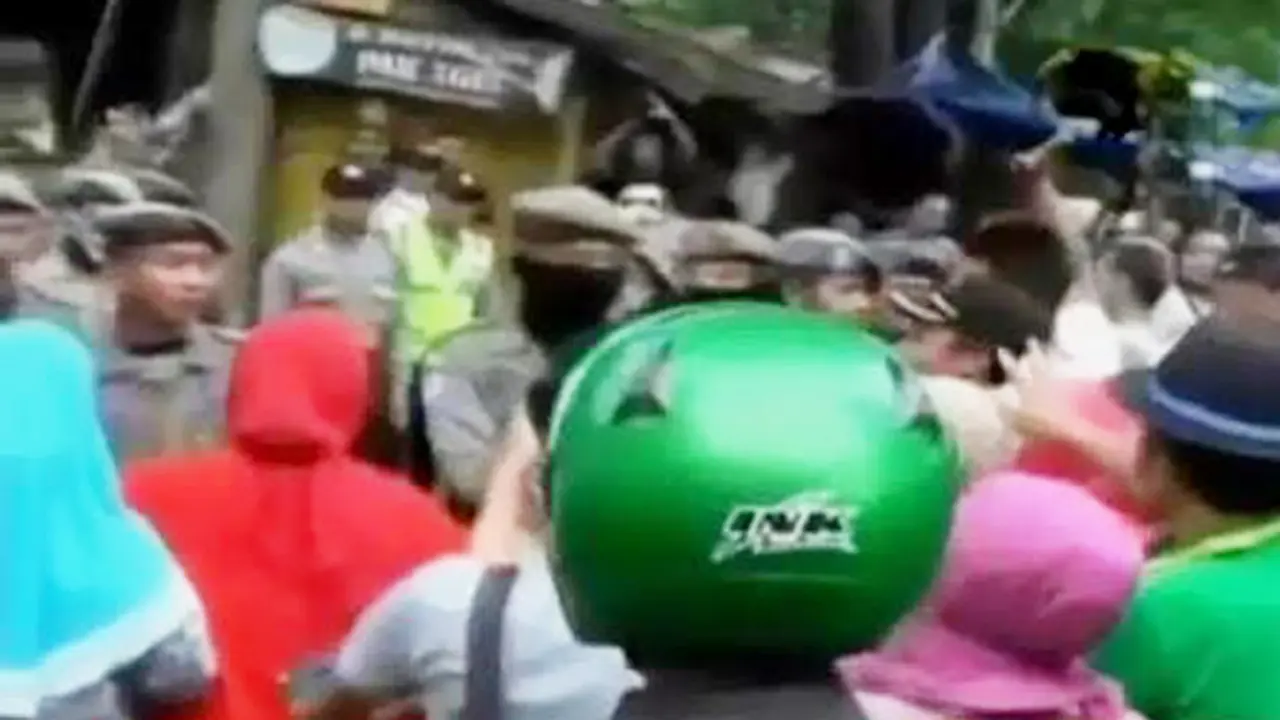 Pedagang Pasar Garut Mengamuk hingga Bulldog Peselancar