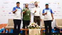 (Kiri- kanan) Direktur Hubungan Kelembagaan Bank Mandiri Rohan Hafas,  Ketua Bidang Kejuaraan dan Prestasi Pengurus Besar (PB) Persatuan Golf Indonesia (PGI) Adi Saksono, Commissioner & CEO Asian Tour Cho Minn Thant, dan Presiden Komisaris Pondok Indah Golf Course Agus Suhartono saat berfoto bersama pada Konferensi Pers Mandiri Indonesia Open 2023 di Jakarta, Selasa (1/8). Ajang tahunan yang diikuti 150 pegolf profesional dari beberapa negara di kawasan Asia ini bakal berlangsung pada 3-6 Agustus 2023 di Pondok Indah Golf Course, Jakarta Selatan dengan hadiah total sebesar US$ 500.000. Sebagai sponsor utama, Bank Mandiri berharap ajang yang masuk dalam kalender Asian Tour 2023 ini mampu memberikan kontribusi positif untuk pengembangan prestasi golf di Indonesia dan menggairahkan wisata olahraga (sport tourism) di Tanah Air/Istimewa.