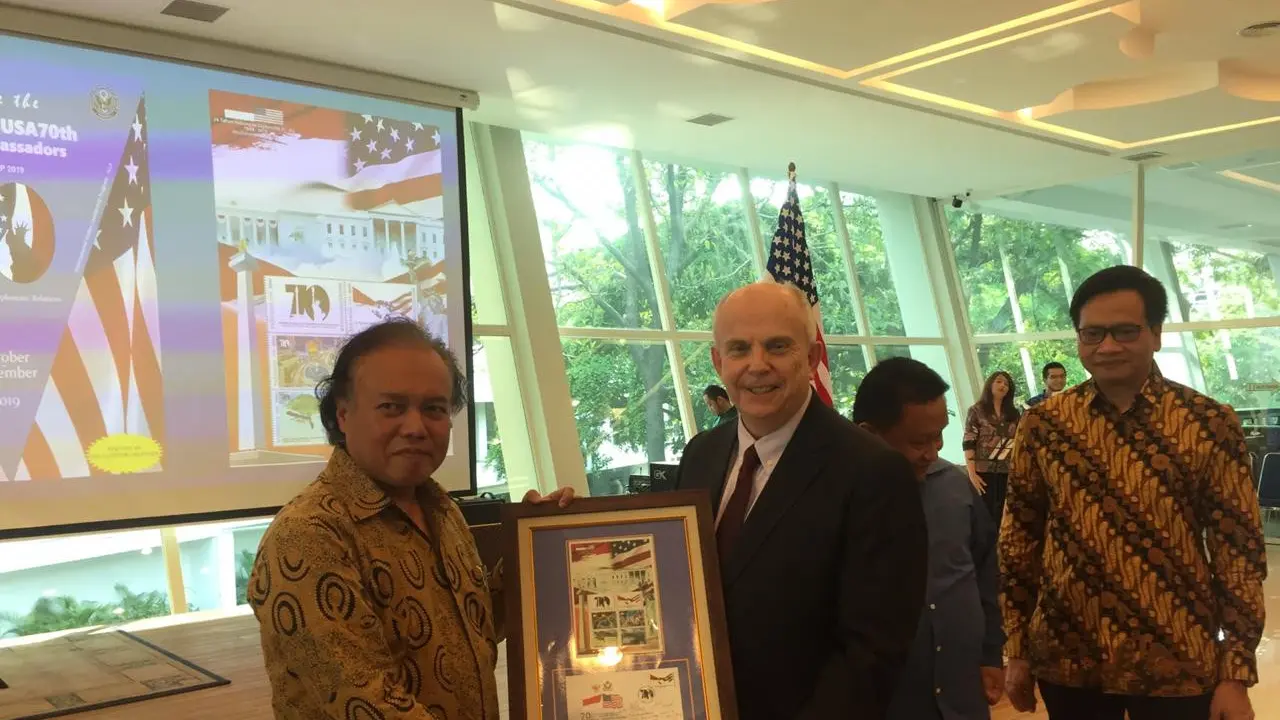 RI dan AS Luncurkan Perangko untuk memperingati hubungan diplomatik kedua negara (Liputan6.com / Teddy T.S. Berty)
