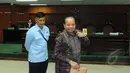 Sutan Bhatoegana usai menjalani sidang perdana di Pengadilan Tipikor, Jakarta, Senin (6/4/2015).  Tanpa didampingi tim kuasa hukumnya, Sutan Bhatoegana menjalani sidang perdananya. (Liputan6.com/Herman Zakharia)