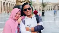 Top 3 Berita Hari Ini: Gaya Istri Miftah Maulana Bagi-Bagi Roti pada Santri yang Jalan Jongkok, Adabnya Tuai Kritik