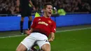 Mantan pemain Villareal tersebut tampil apik saat diduetkan dengan Nemanja Matic. Musim ini rataan Herrera melakukan 2 intersep dan 2,4 tekel per laga. (AFP/Geoff Caddick)