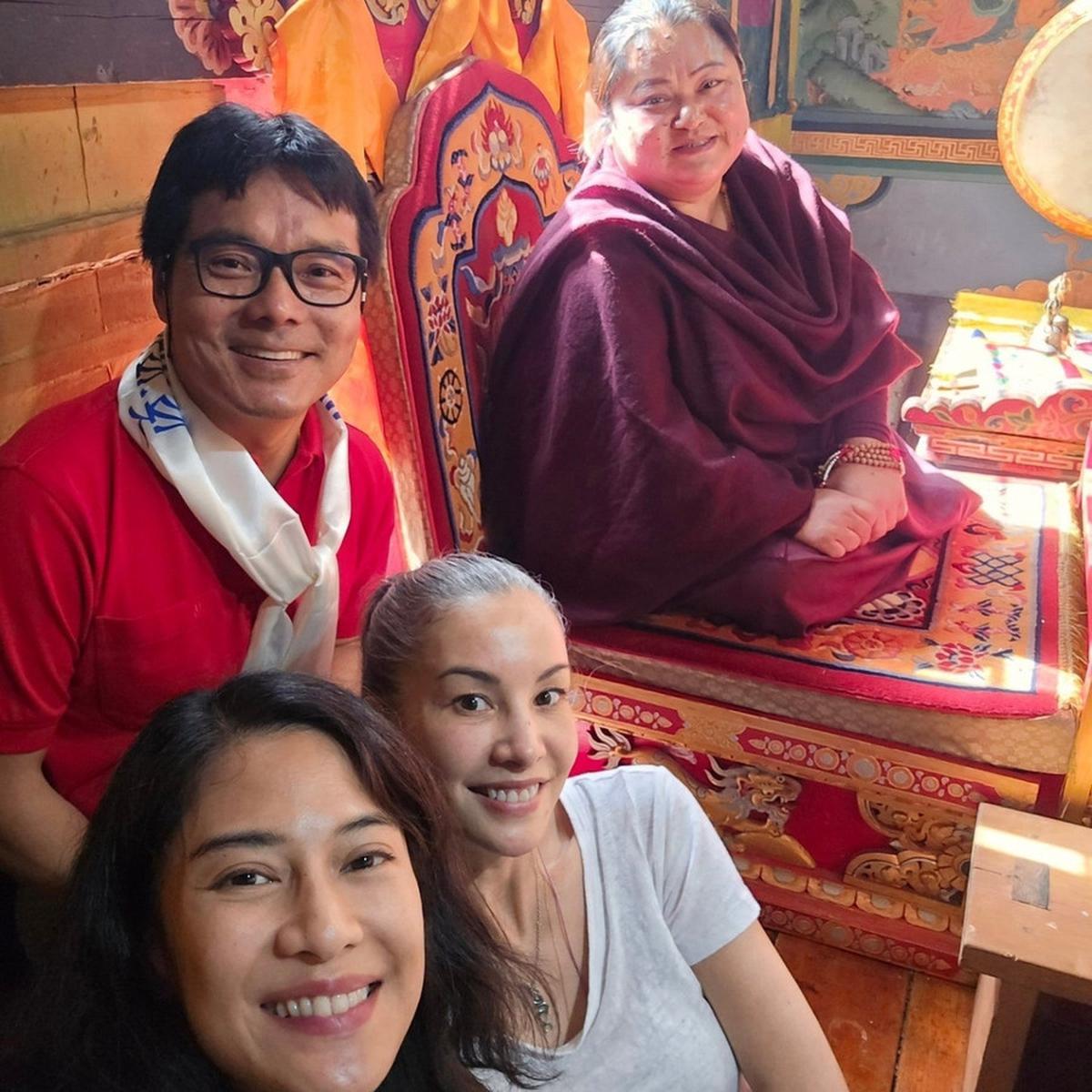 Potret Dian Sastro Liburan ke Bhutan Bareng Nadya Hutagalung, Berasa Reuni Model Iklan Sabun Tenar