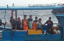 Sembilan ABK Kapal Terbalik di Bintan Selamat Usai Dihantam Gelombang Tinggi