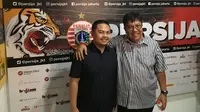 Chief Operating Officer Persija, Rafil Perdana, dan Direktur Utama Persija Jakarta, Gede Widiade mundur dari jabatannya. (Bola.com/Benediktus Gerendo Pradigdo)