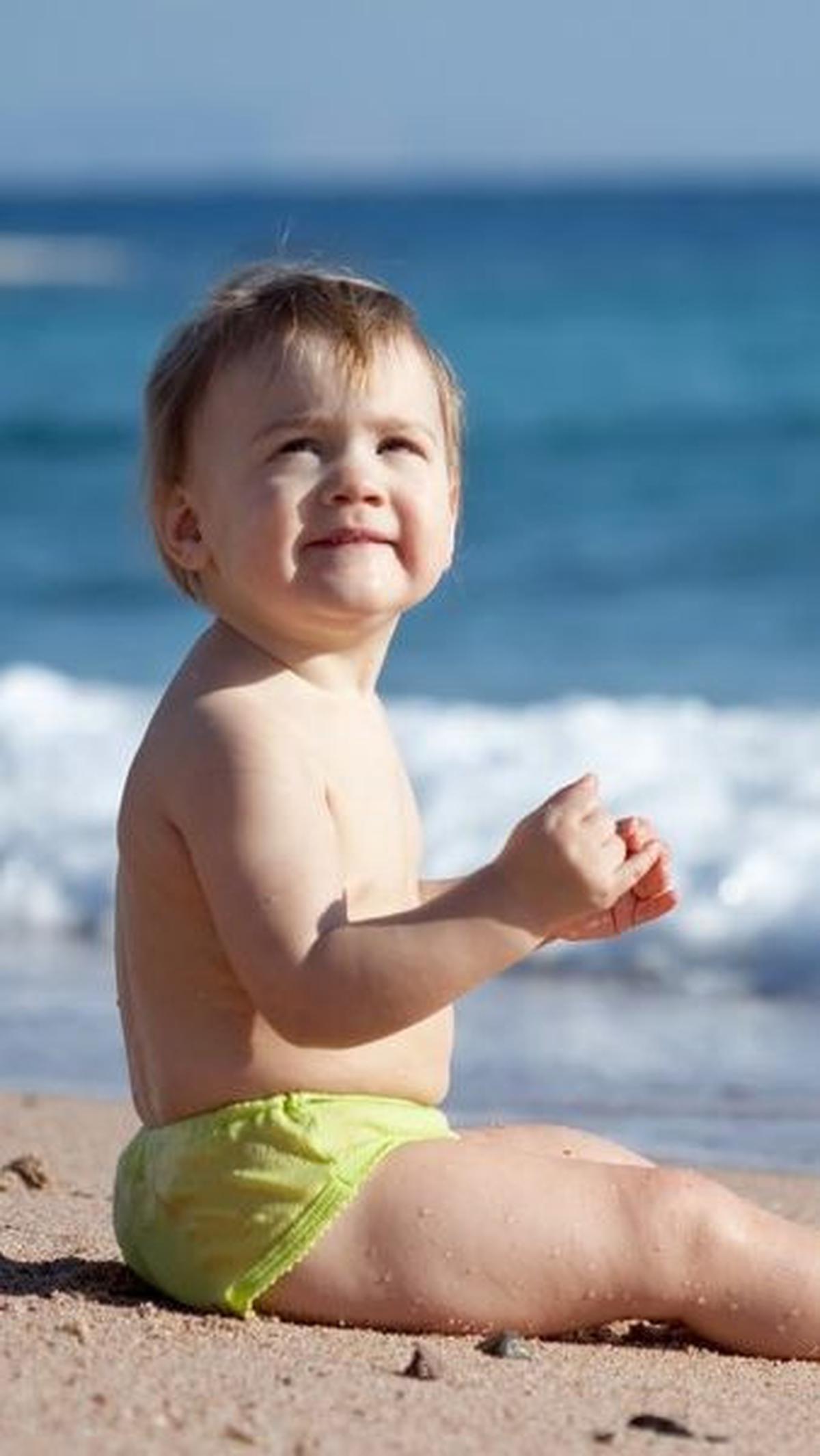 Kulit bayi adalah salah satu yang paling rentan terhadap kerusakan akibat paparan sinar matahari. Oleh karena itu, penting bagi para orangtua untuk menjaga kulit bayi agar tetap sehat dan terlindungi.&nbsp;