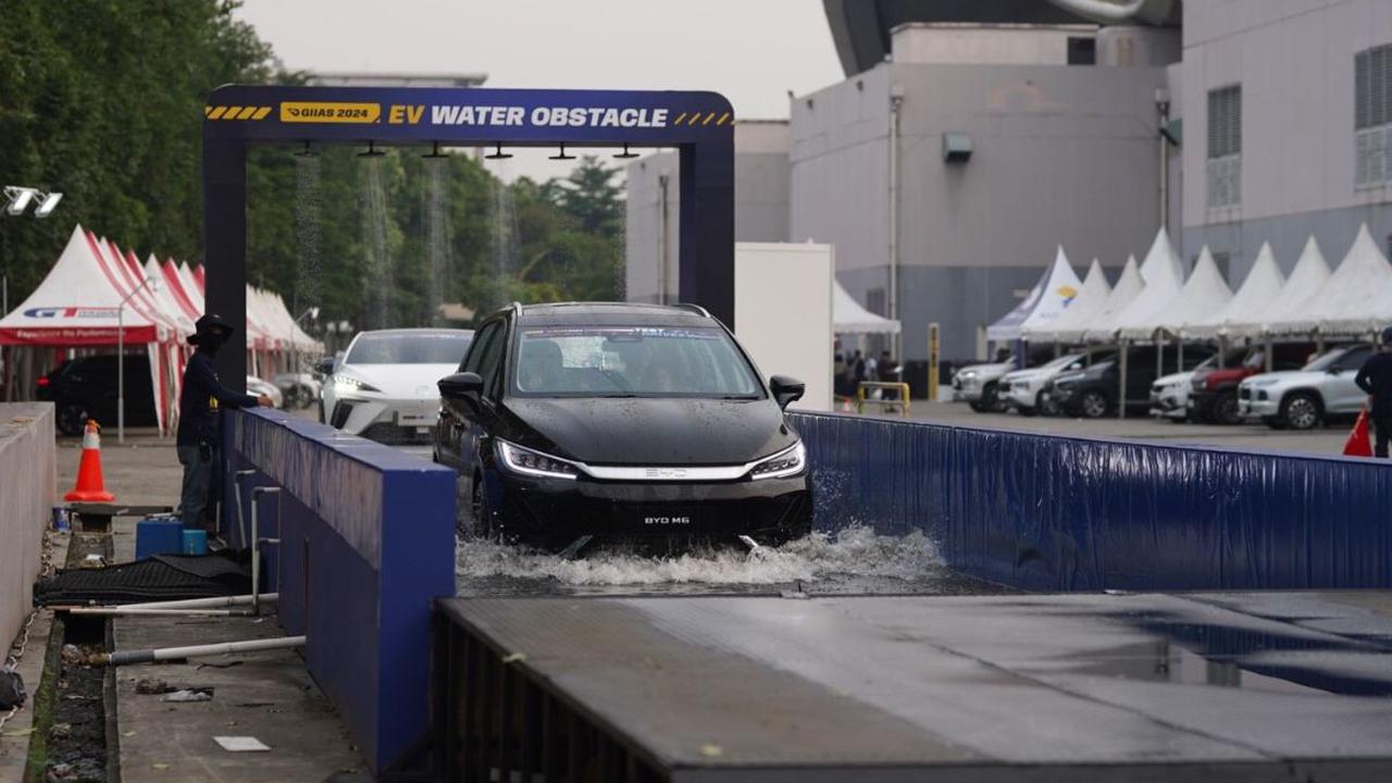Test Drive dan Test Ride dilakukan di lokasi yang sama dengan peserta yang berpartisipasi