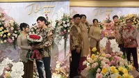 7 Potret Lamaran Frans Faisal dan Indah, Fuji dan Fadly Faisal Ikut Salting