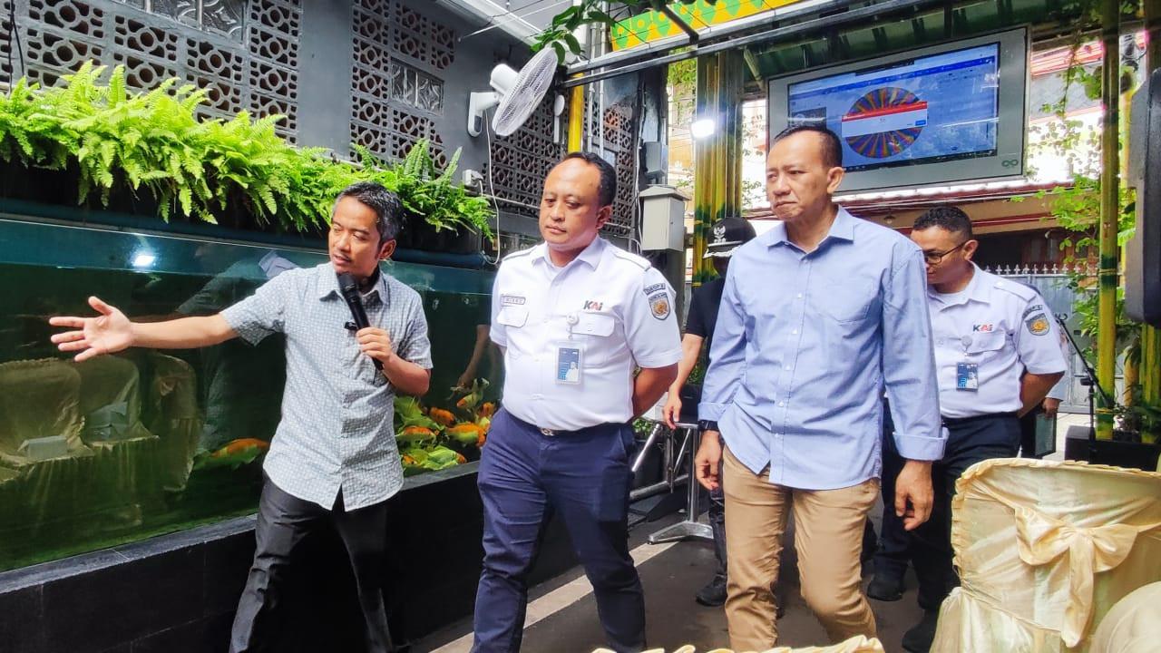 RT 08 RW 04 Malaka Jaya, Duren Sawit, Jakarta Timur, berhasil menyulap wilayahnya menjadi pusat edukasi dan inovasi lingkungan hidup yang diakui secara nasional hingga internasional.