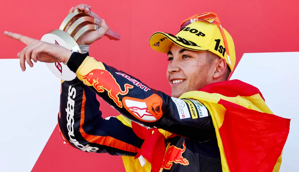 Baru satu musim di Moto2, Raul Fernandez langsung naik kelas MotoGP tahun ini. Saat Moto2 2021, Raul Fernandez menjadi rookie dan langsung bertengger sebagai runner-up.