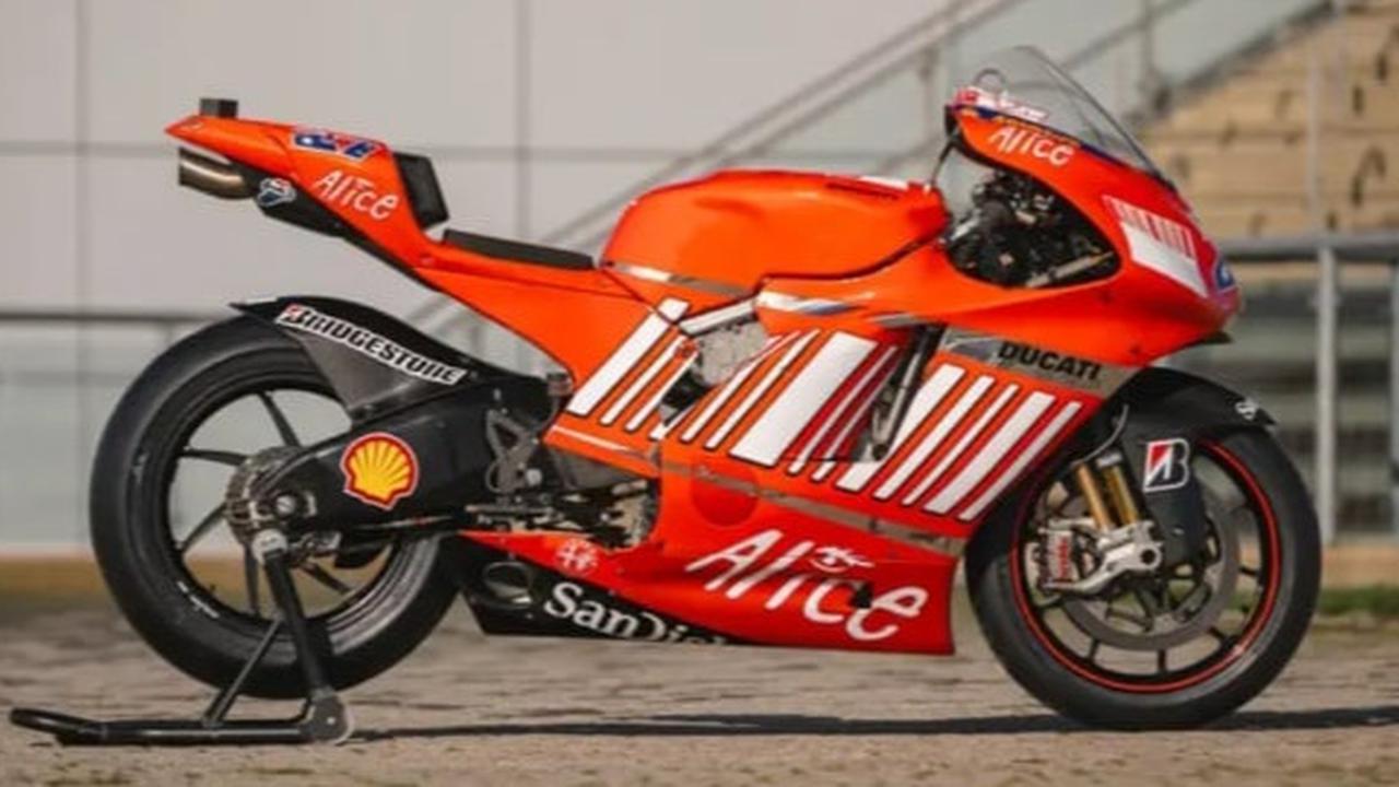 Motor Casey Stoner yang digunakan di MotoGP akan dilelang dengan harga yang sangat tinggi.